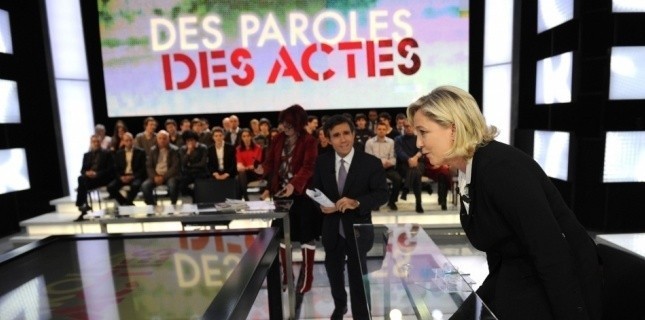 Marine Le Pen sur le plateau de "Des Paroles et des Actes". Sipa