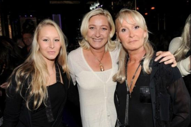 Marion Maréchal-Le Pen, sa tante Marine Le Pen et sa mère Yann Le Pen, en 2012.