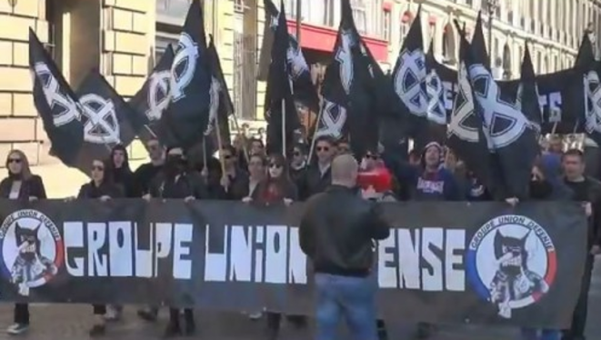 Le GUD lyonnais lors du traditionnel défilé de l&#039;extrême droite radicale, le 13 mai 2012, à Paris.
